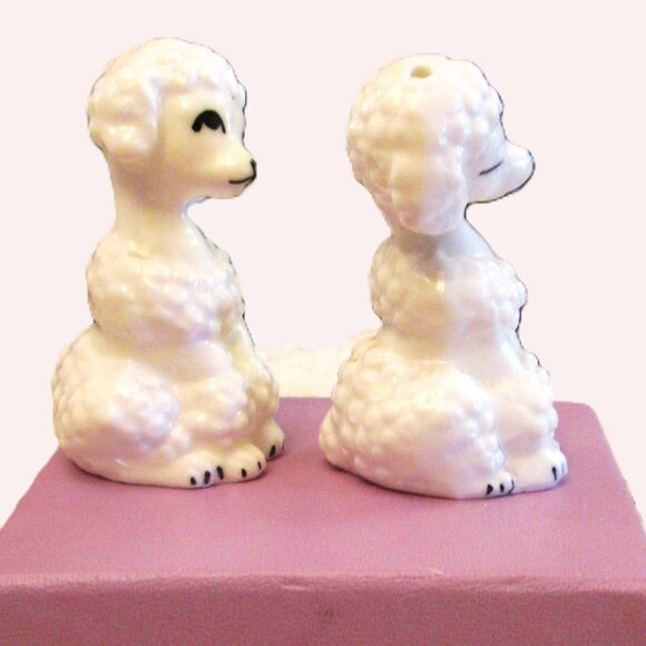 Vtg salt & pepper bone china very white poodle shakers Japan - Picture 5 of 6